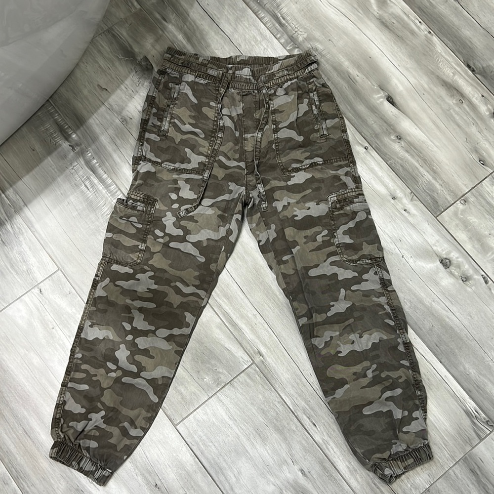 American Eagle Camo Joggers